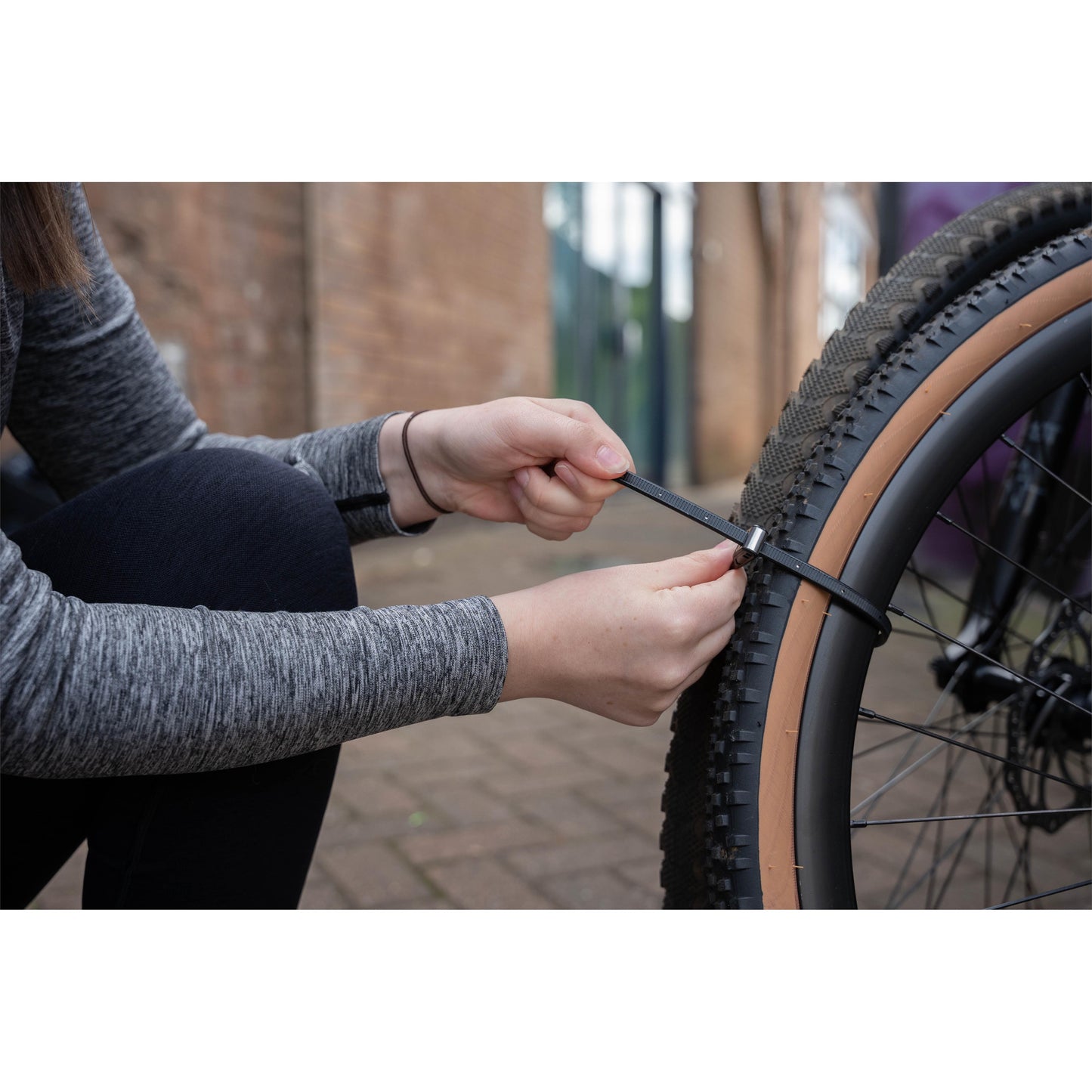 Hiplok Z-lok locking two wheels together