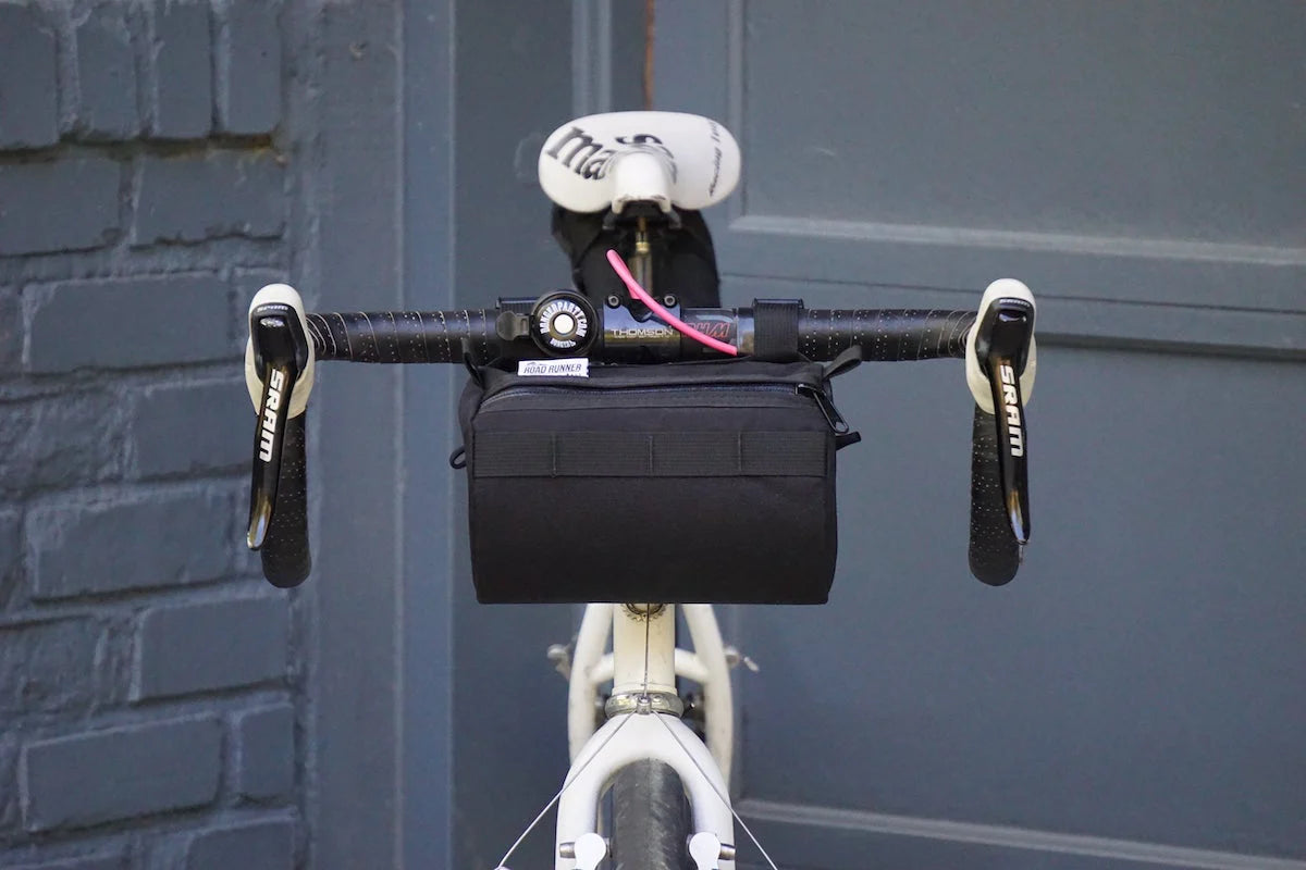 Road Runner Burrito Supreme - Handlebar Bag: 2.6L in Black